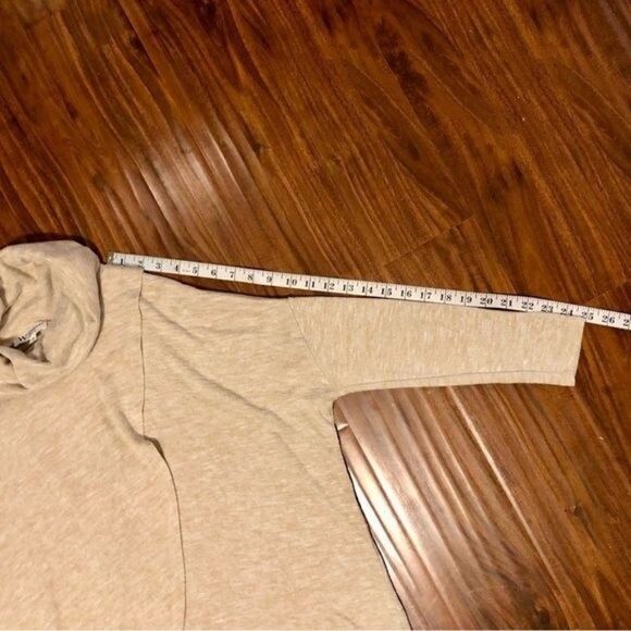 Wonderland by Orange Wrap Crowl Neck Sweater Size Small - Picture 5 of 11